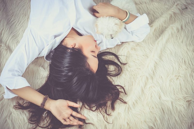 girl sleeping relaxed due to cbd use