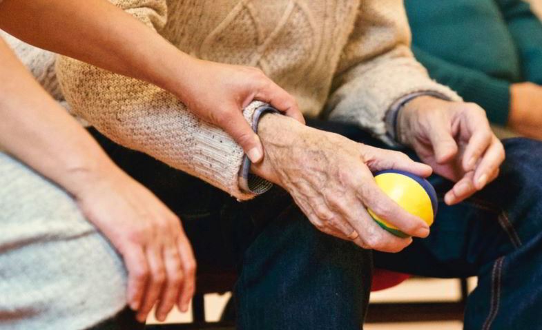 Elderly suffering from arthrosis