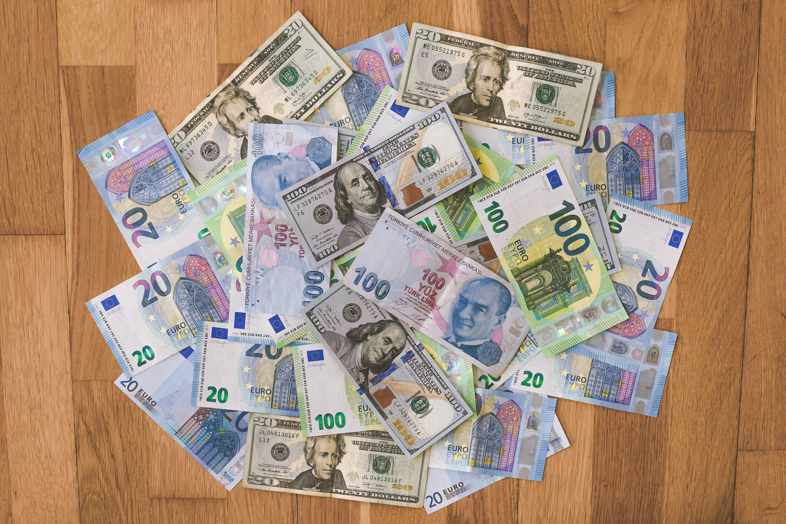 4.7 billion euros per year for public finances