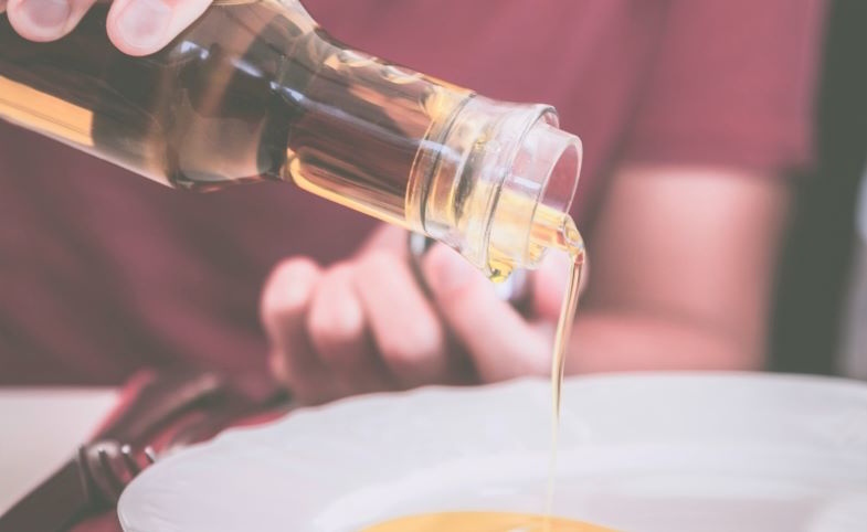 Pour hemp oil