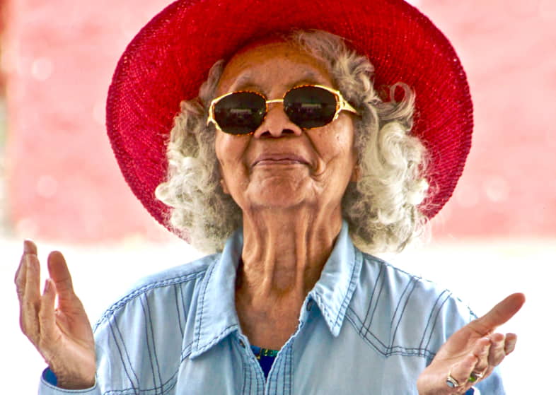 Elderly-woman-happy-because-CBD-oil-made-her-pain-go-away Elderly woman happy because CBD oil made her pain go away